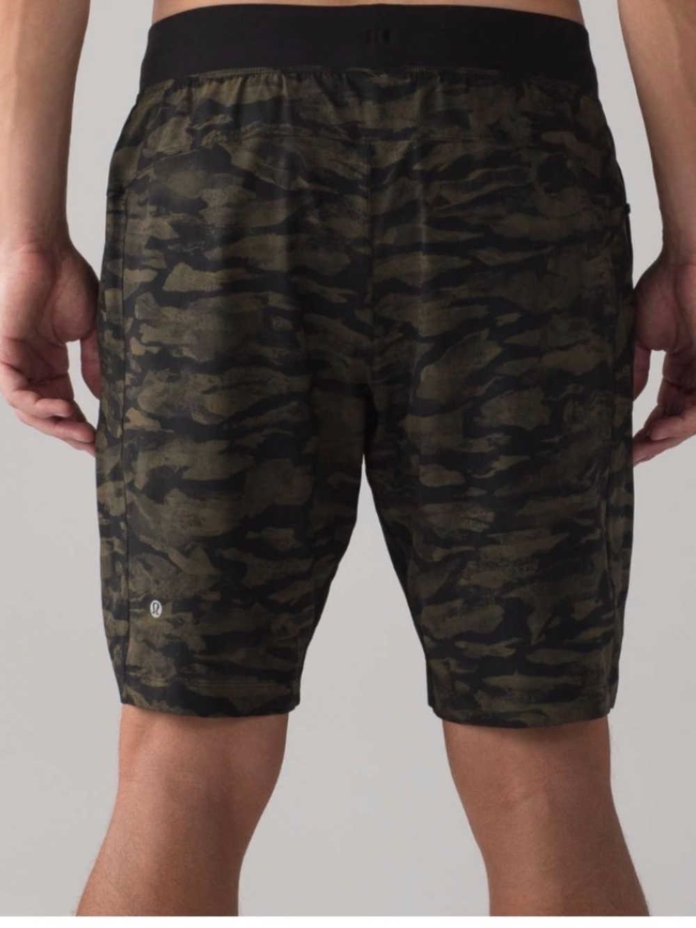 Lululemon T.H.E. Short Luxtreme Liner 9" Green Camo Men's M Gym Running Athletic